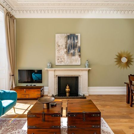 Dragon Suites Luxury Apartments At 9 Albyn Place Edinburgh Exterior photo