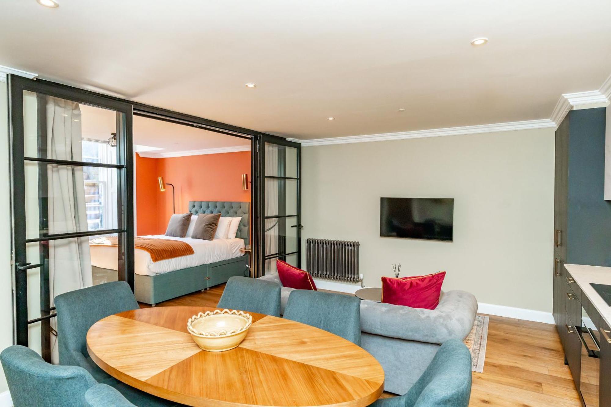 Dragon Suites Luxury Apartments At 9 Albyn Place Edinburgh Exterior photo